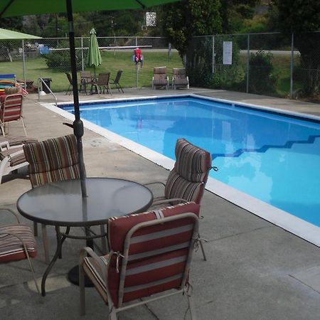 Johnny'S Motel Grand Forks Esterno foto