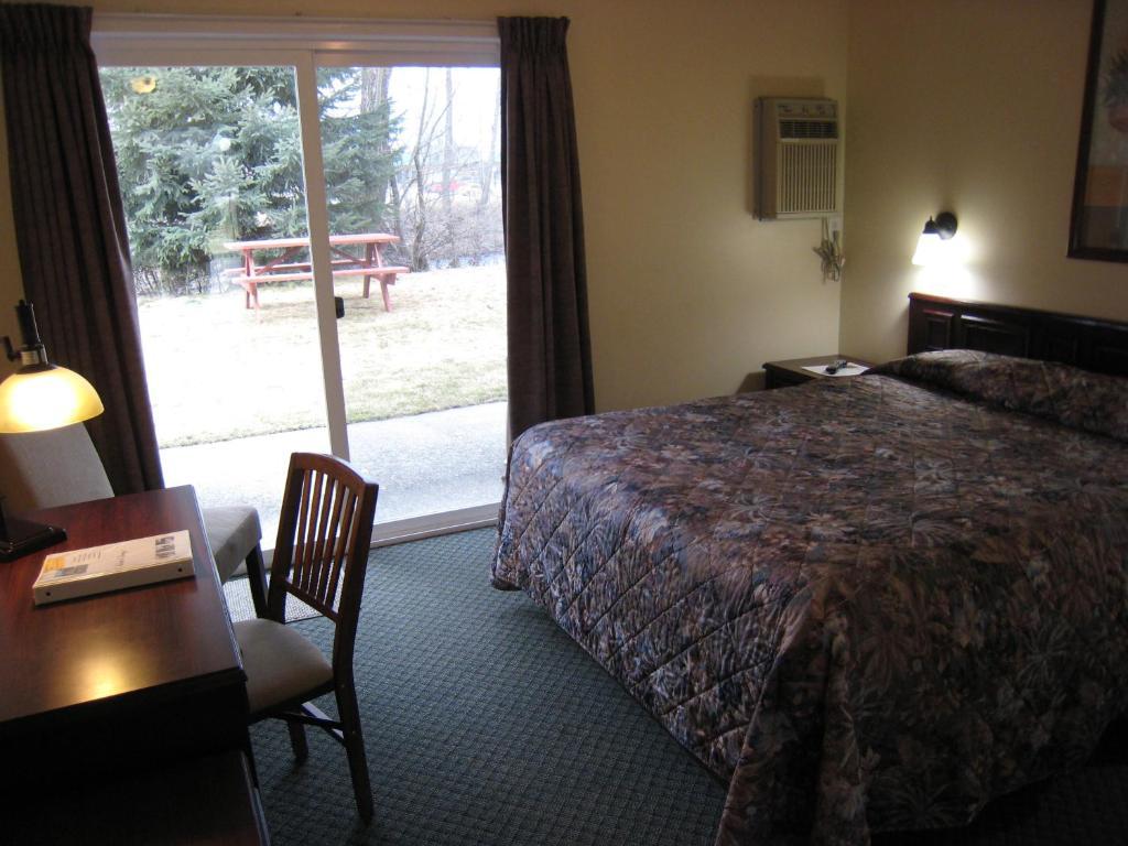 Johnny'S Motel Grand Forks Esterno foto