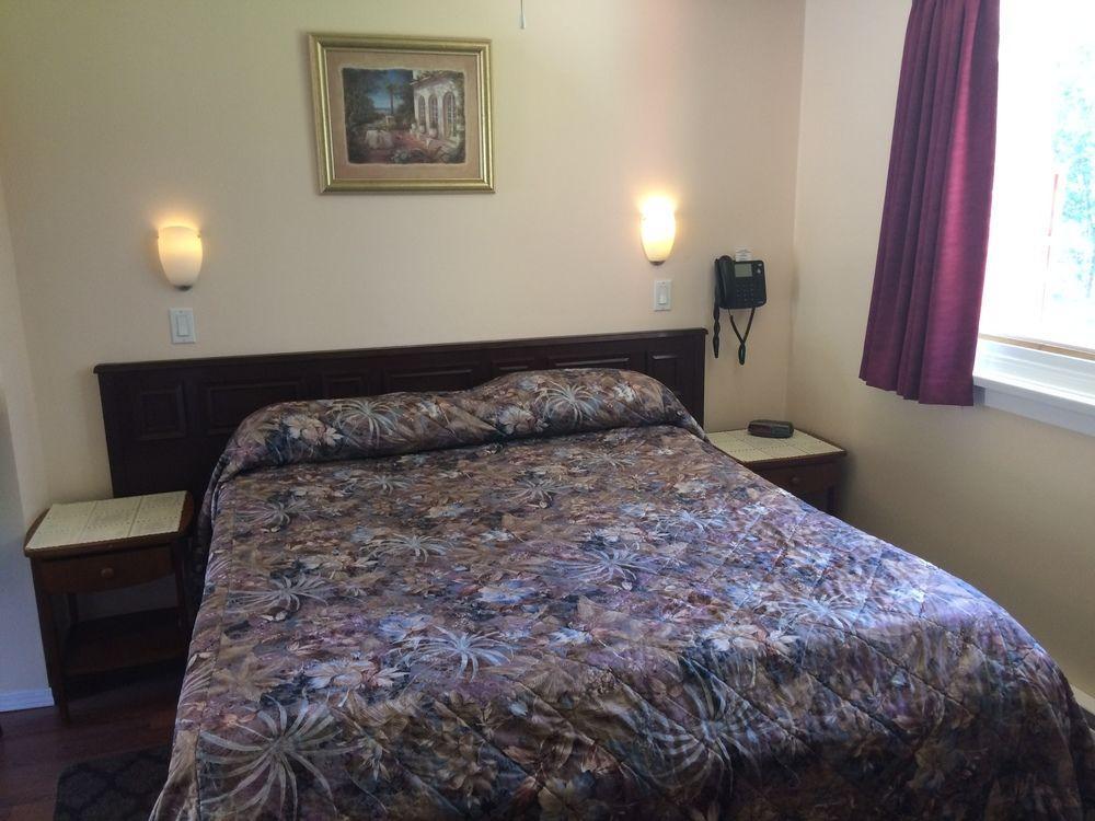 Johnny'S Motel Grand Forks Esterno foto