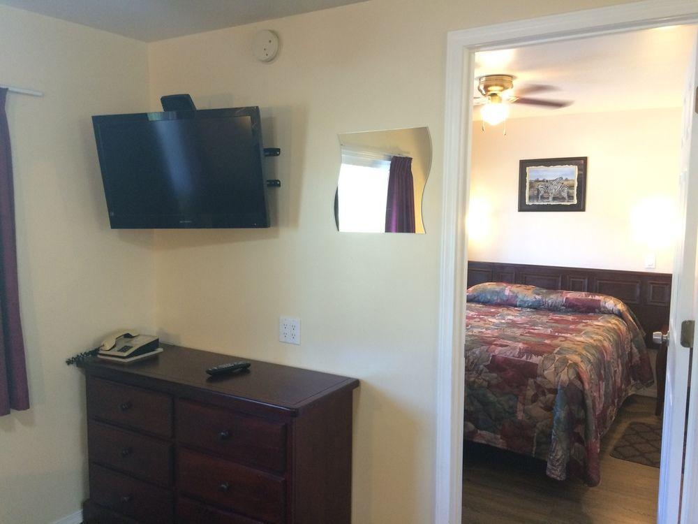 Johnny'S Motel Grand Forks Esterno foto